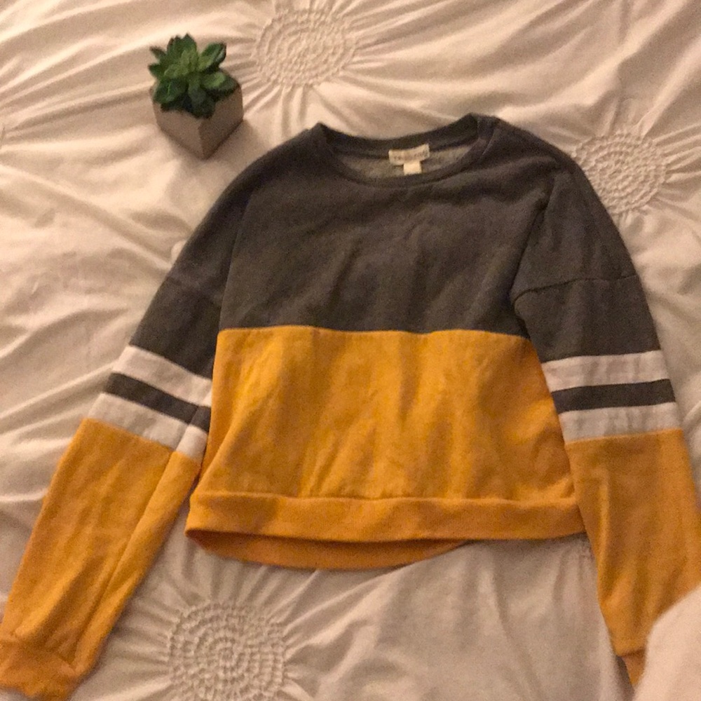 Tilly’s Soft Yellow Sweatshirt